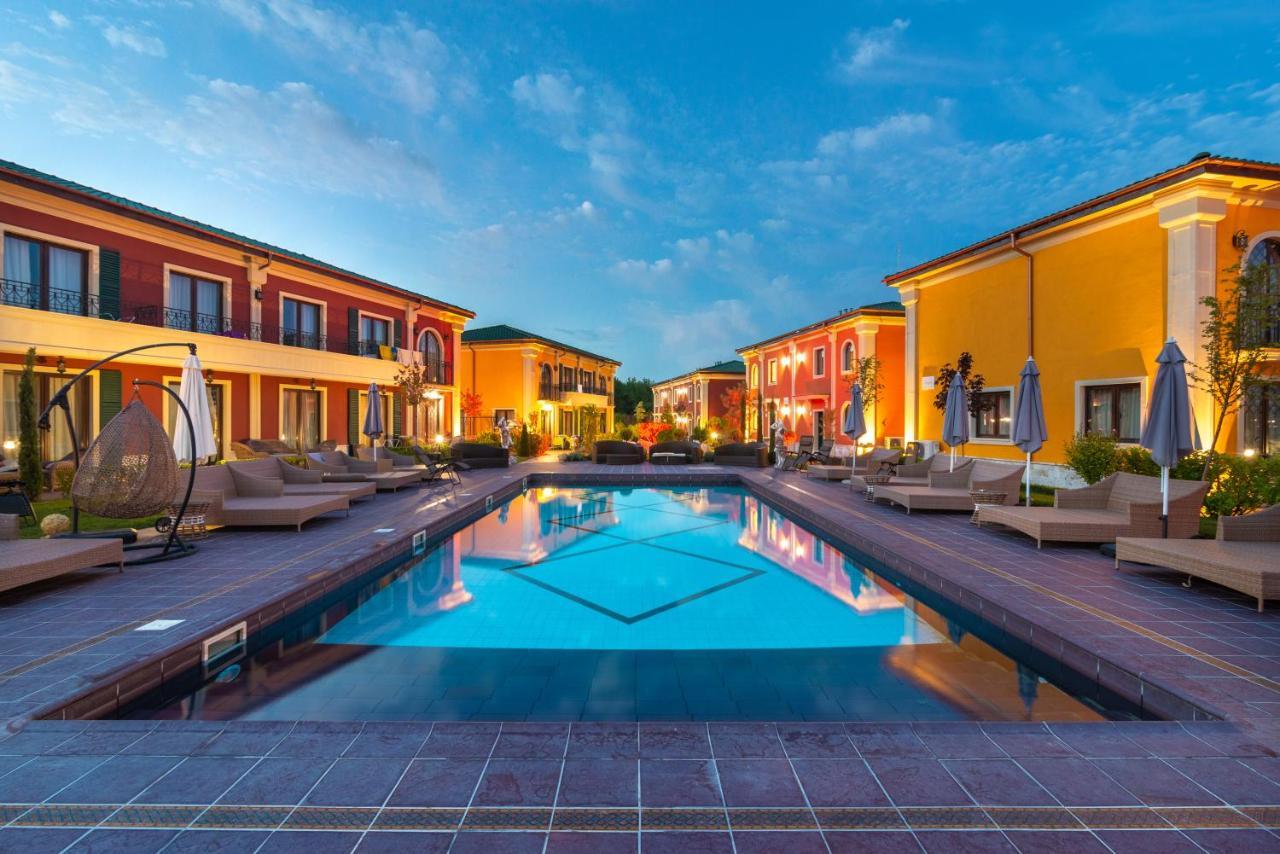Villas For 4 Or 6 Adults In Therma Village คราเนโว ภายนอก รูปภาพ