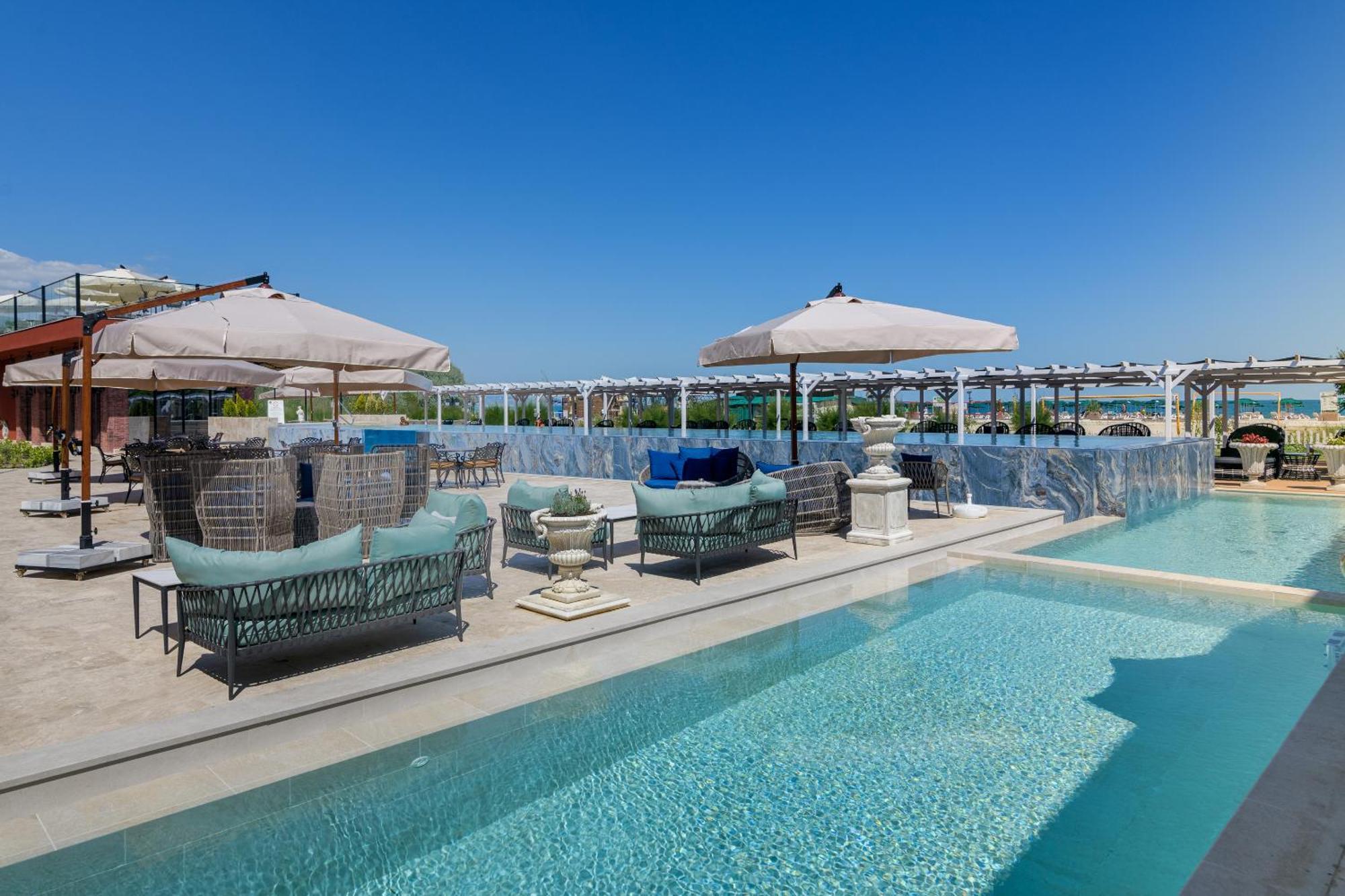 Villas For 4 Or 6 Adults In Therma Village คราเนโว ภายนอก รูปภาพ