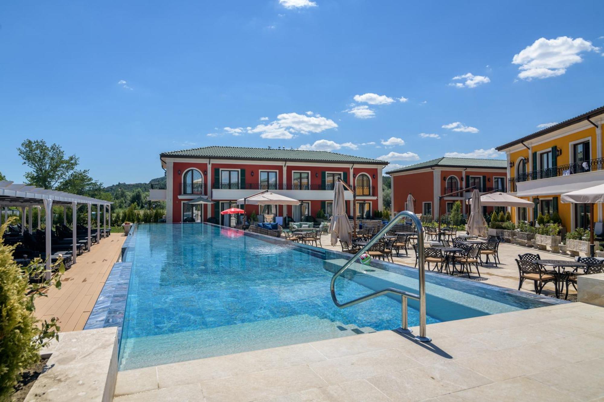 Villas For 4 Or 6 Adults In Therma Village คราเนโว ภายนอก รูปภาพ